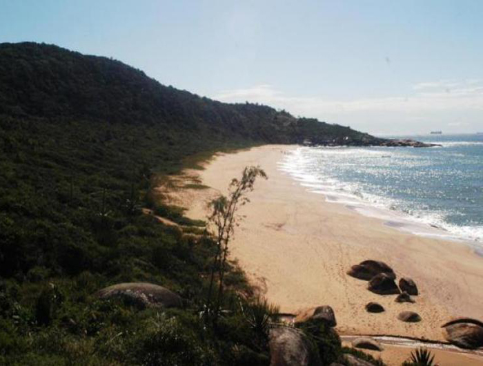 Caixa Econômica Federal é a nova dona da última praia deserta de Balneário Camboriú