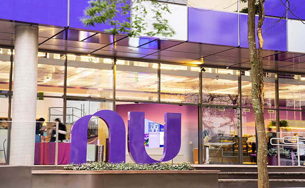 Nubank diz que 'desenvolvedor acionou por engano' comando que enviou mensagem sobre liquidação extrajudicial