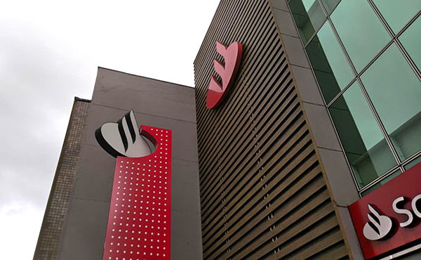 Banco Santander é condenado por título vendido a cliente analfabeta