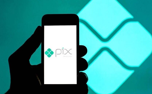 Pix já é mais usado que dinheiro no Brasil, revela pesquisa. Veja perguntas e respostas