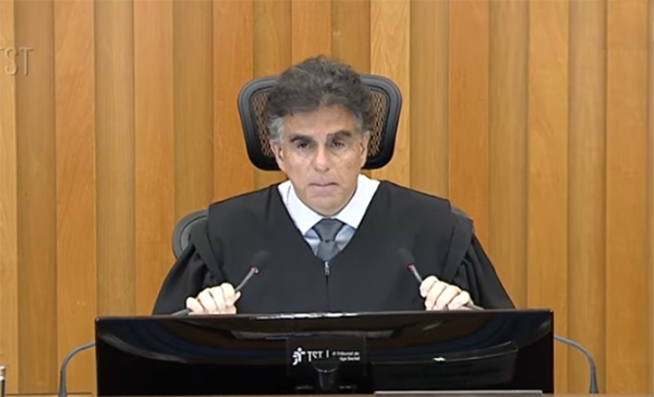 Fim da escala 6x1 ‘é plenamente compatível’ e não deve gerar prejuízos, diz presidente do TST