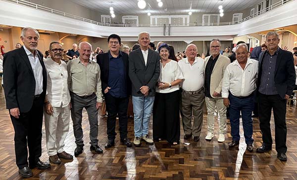  Federação prestigia festa dos 76 anos da Associação Banestado