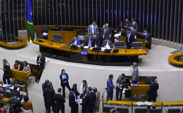 Brasil fica atrás de Arábia Saudita em representação feminina no Parlamento