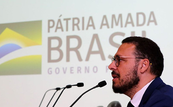 'Estamos caminhando para o fim da pandemia', diz Julio Croda pesquisador da Fiocruz
