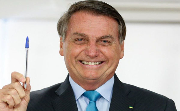 Bolsonaro quer acabar com aumento real de piso de salário de professores