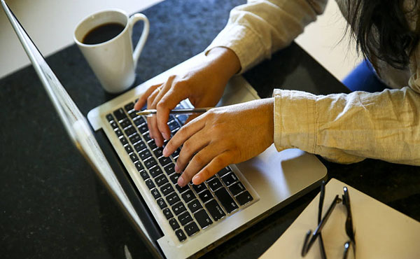 Ações envolvendo teletrabalho sobem 270% na pandemia e parlamentares propõem novas regras