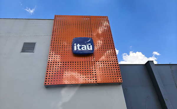 TJ mantém vitória de cliente contra bancos Itaú BMG por empréstimo consignado indevido